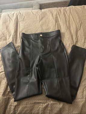 ZARA Black Faux Leather skinny leggings Zipper & Snapped Waist Zippered ankle